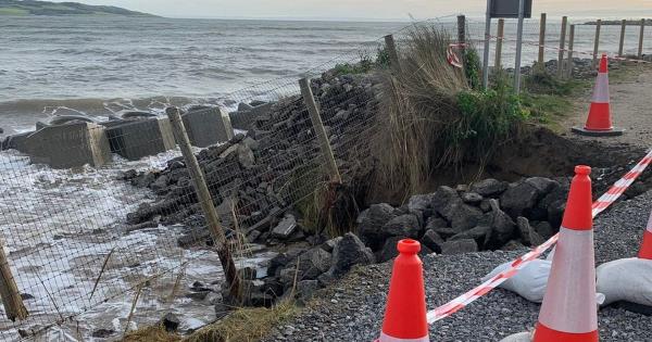 “爱尔兰的海岸侵蚀在很多层面上都是一个巨大的威胁——我们现在需要采取行动”