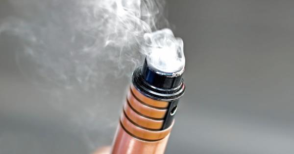 据信，科克学校的青少年在生病前共用一个注入大麻的电子烟笔